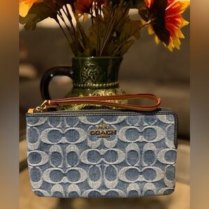 Coach Large Corner Zip Denim Blue Signature Wristlet
